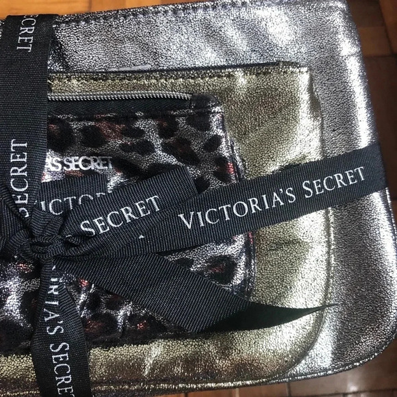 Victoria’s Secret Cosmetic Bag set of 3 - Picture 10 of 11
